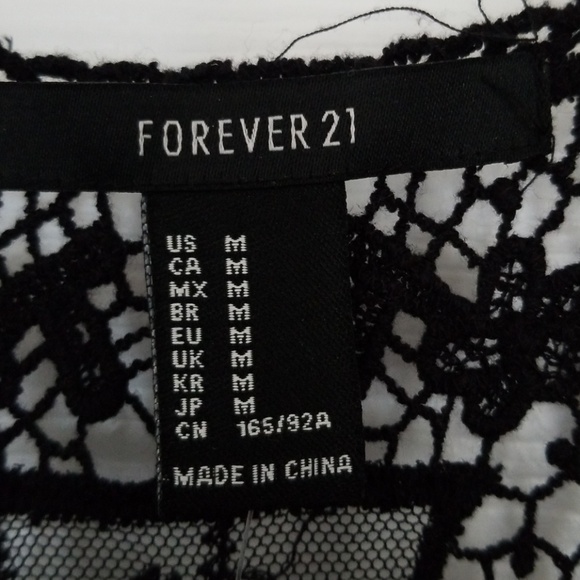Forever 21 Crochet Black Lace Coverup Size Medium - Picture 2 of 3